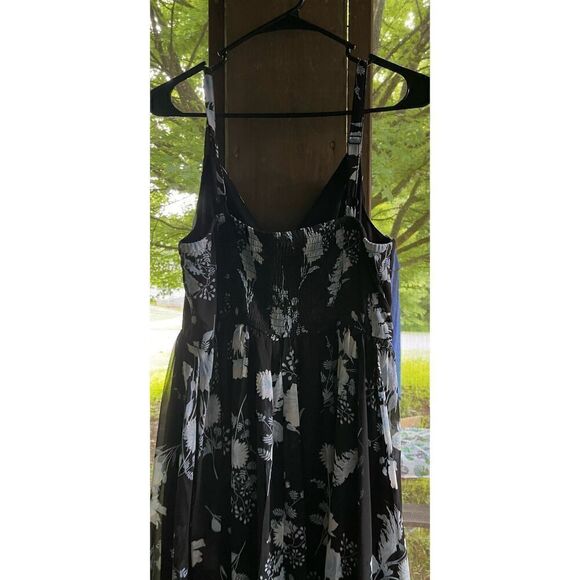 Torrid Black & Blue Floral Maxi Chiffon Pleated Dress Sz 00 M/L 10 - Picture 10 of 10